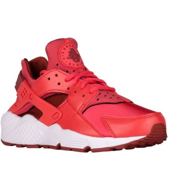 Nike Huarache Sneaker - Picture 1 of 4
